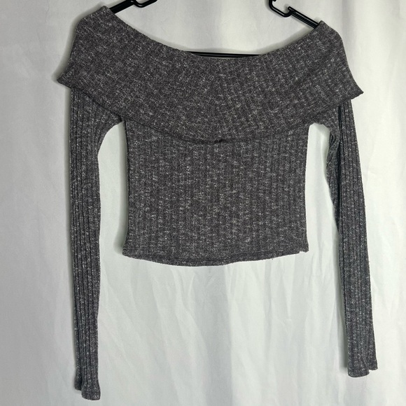 Urban Outfitters Off-Shoulder Sweater Gray Super Soft Double Layer Size Small - Picture 6 of 10